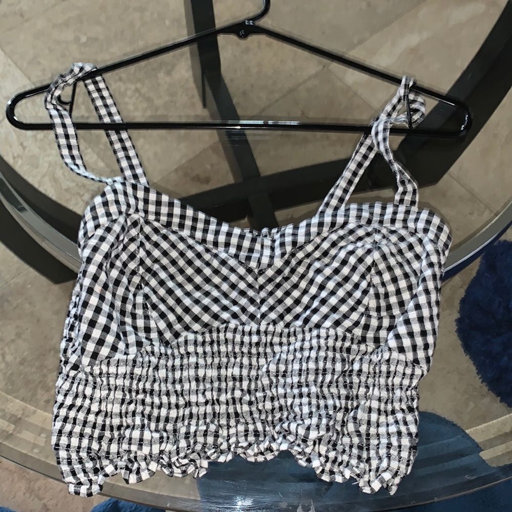 KENDALL AND KYLIE crop top